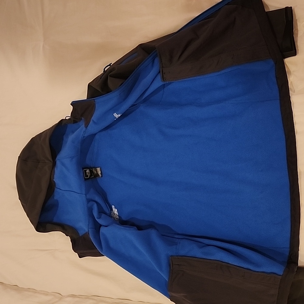 The North Face Soft Shell Jacket - image 2